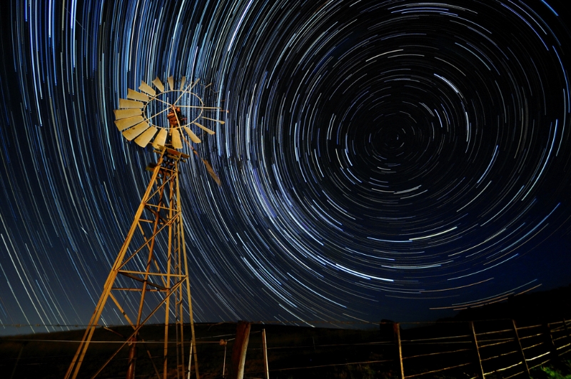 trail1.jpg - 2011 Startrails